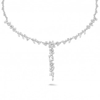 Colliers - 7.00 carat collier en or blanc avec diamants ronds et marquise
