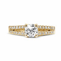 0.70 carat bague solitaire en or jaune avec diamants sur le côté