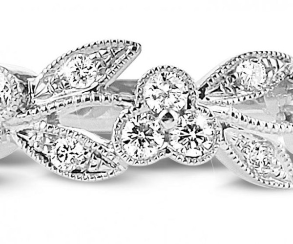 Le printemps est dans l'air: choisissez une bague fleur avec des diamants