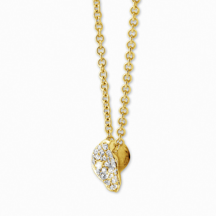 0.25 carat collier design en or jaune avec diamants