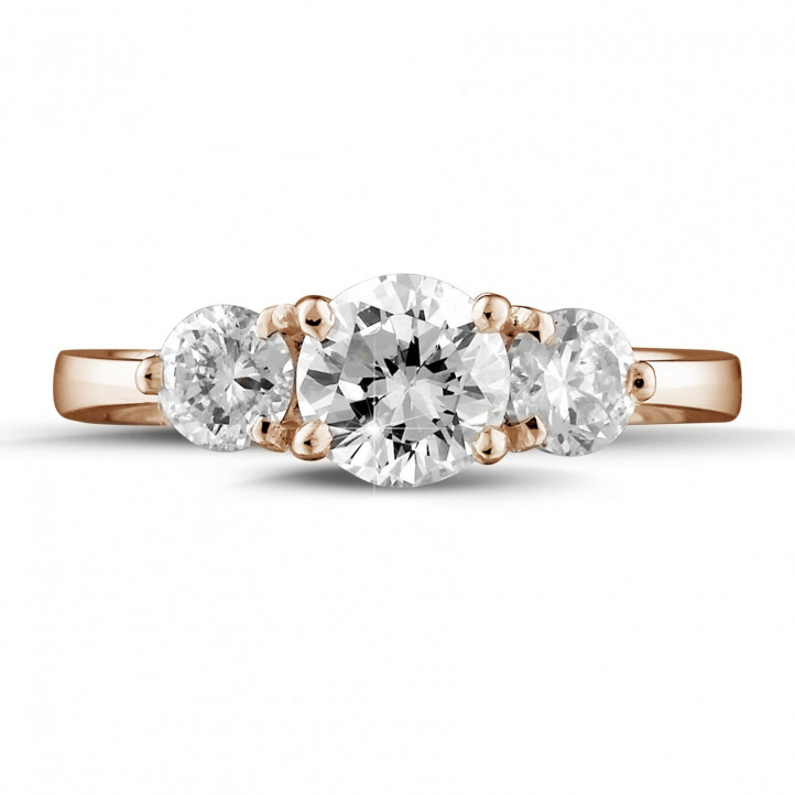 1.50 carat bague trilogie en or rouge et diamants ronds