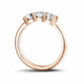 0.75 carat bague trilogie en or rouge et diamants ronds