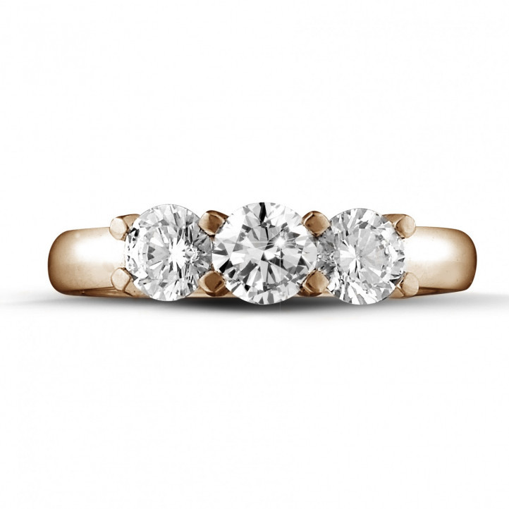 1.50 carat bague trilogie en or rouge et diamants ronds