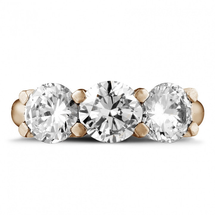 3.00 carat bague trilogie en or rouge et diamants ronds