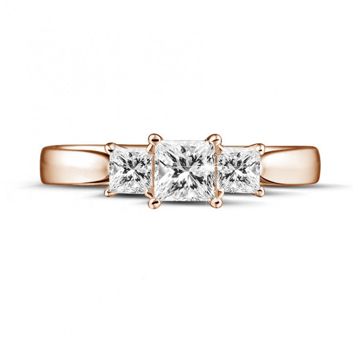 0.70 carat bague trilogie en or rouge et diamants princesses
