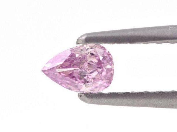 Comment la surprendre avec une bague de fiançailles rose ?