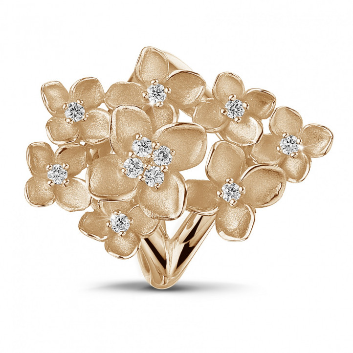 0.30 carats bague design fleurs en or rouge avec diamants