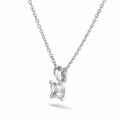 1.00 carat pendentif solitaire en or blanc avec diamant princesse de qualité exceptionnelle (D-IF-EX-None fluorescence-certificat GIA)