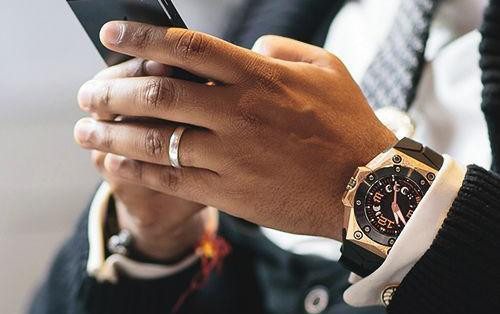Comment puis-je, en tant qu'homme, acheter des bijoux en diamant ?