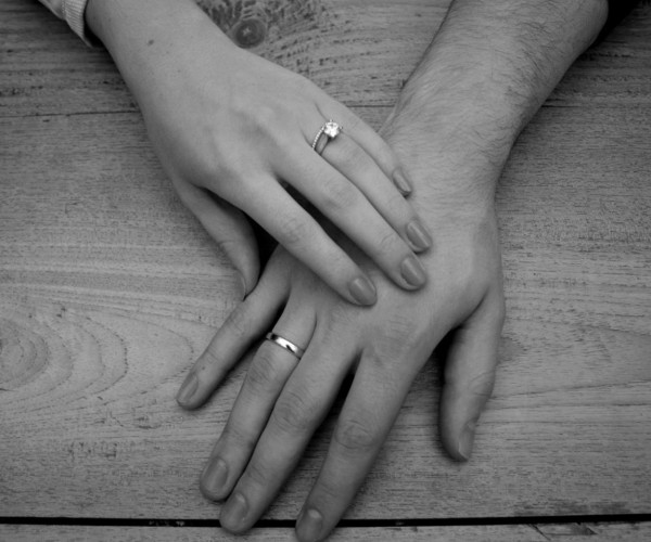 Comment porter une bague de fiançailles?