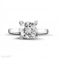 2.50 carat bague solitaire diamant en or blanc