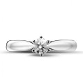 0.30 carat bague solitaire diamant en or blanc