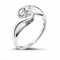 0.70 carats bague solitaire diamant en or blanc
