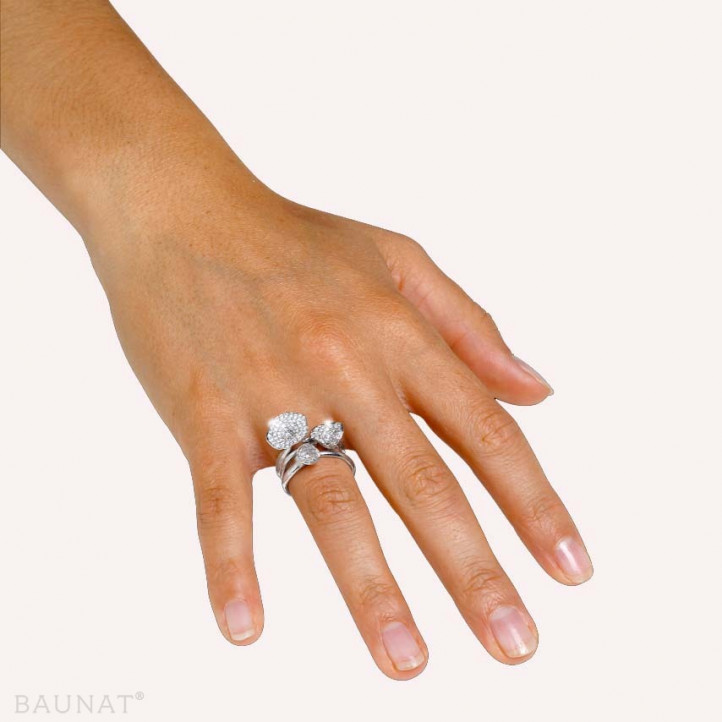 設計系列0.90克拉鉑金鑽石三環戒指