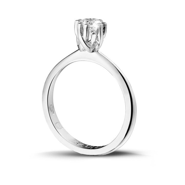設計系列 0.50 克拉八爪白金鑽石戒指