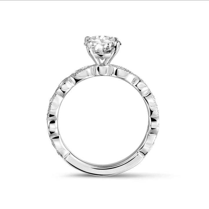 0.90 克拉白金單鑽可疊戴鑽戒，鑲嵌圓形鑽石和欖尖形設計