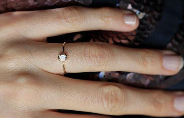 Buying a diamond for the mother of your newborn child