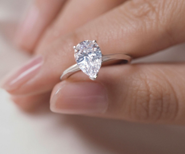 picture of diamond ring from BAUNAT