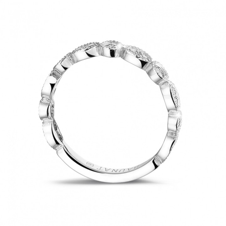0.30克拉可疊戴鉑金鑽石永恆戒指 - 欖尖形設計