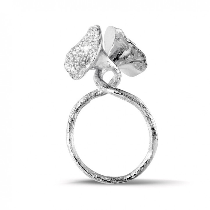 0.89 quilates anillo diamante diseño en oro blanco