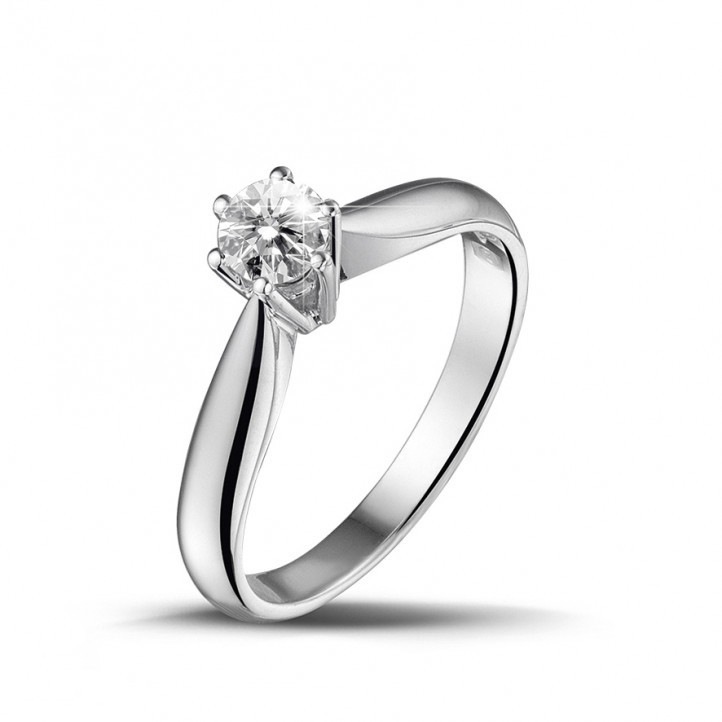 0.30 carat solitaire diamond ring in white gold