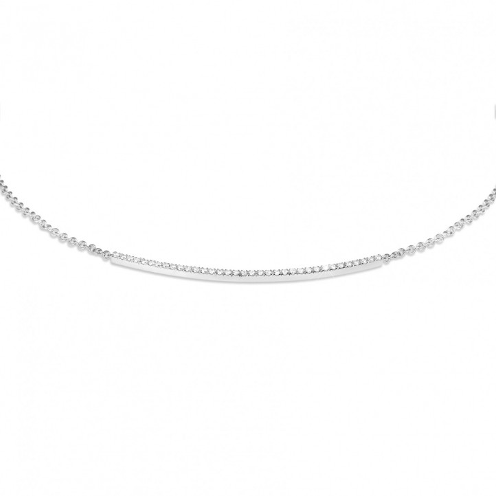 Collana con diamante fine da 0,30 carati in oro bianco