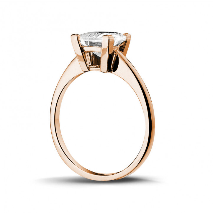 Anello solitario da 2,50 carati in oro rosso con diamante princess