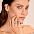 Anello con diamante da 1,35 carati a forma di fiore in oro rosso