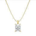 Pendente con diamante solitario da 1,00 carati con taglio radiant in oro giallo