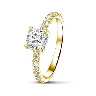 Anello solitario da 0,70 carati con diamante princess e halo nascosto in oro giallo