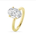 Anello con halo nascosto su misura con diamante taglio ovale