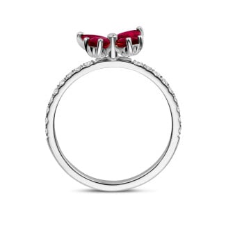 Anelli - Anello a farfalla con ali in rubini taglio marquise e pera