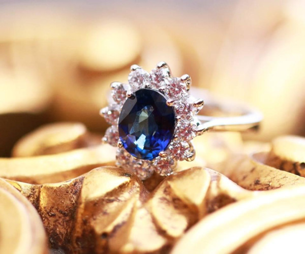 L'imperatrice Eugenia: il suo senso unico della moda con gioielli di diamanti