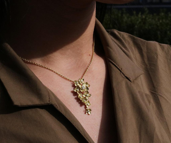 Collana con fiori in oro giallo BAUNAT