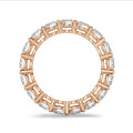 Anello eternity con diamanti da 3,40 carati in oro rosso