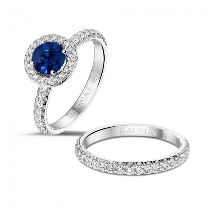 Anello solitario Halo in platino con zaffiro rotondo e piccoli diamanti
