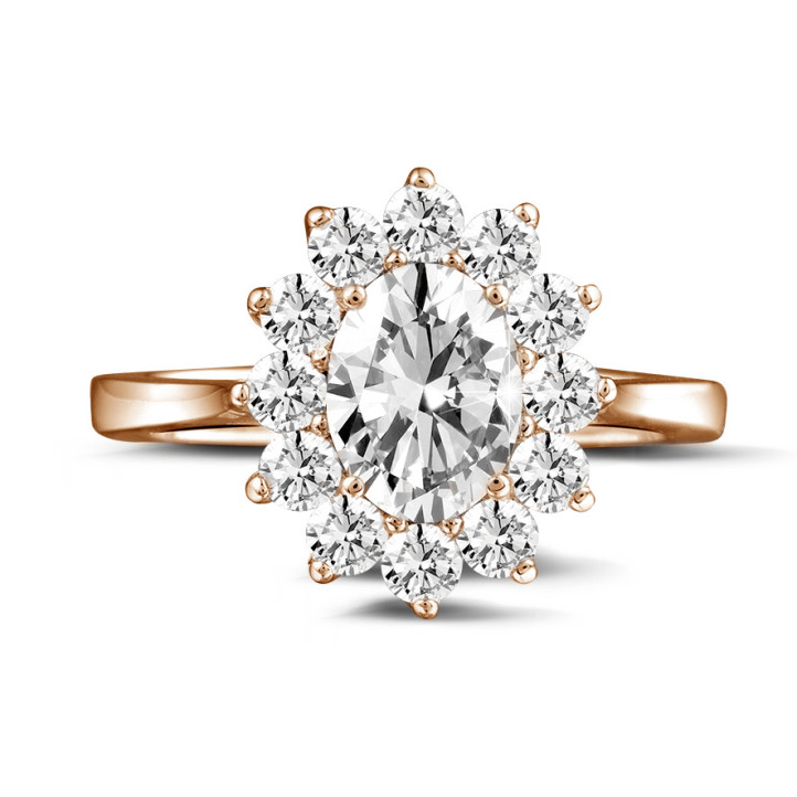 Anello entourage da 1,85 carati in oro rosso con diamante ovale