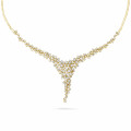 Collana con diamante da 5,90 carati in oro giallo