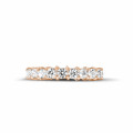 Anello eternity con diamanti da 0,54 carati in oro rosso