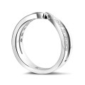 Anello con diamante da 0,11 carati in oro bianco