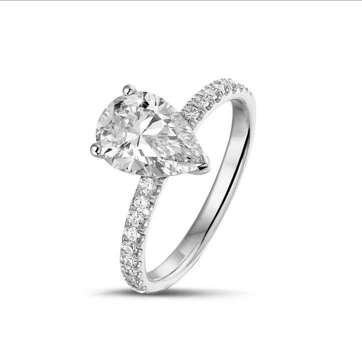 2.00Ct solitaire ring in white gold with pear diamond