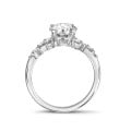 1.00 carat solitaire cluster ring in white gold with a round diamond