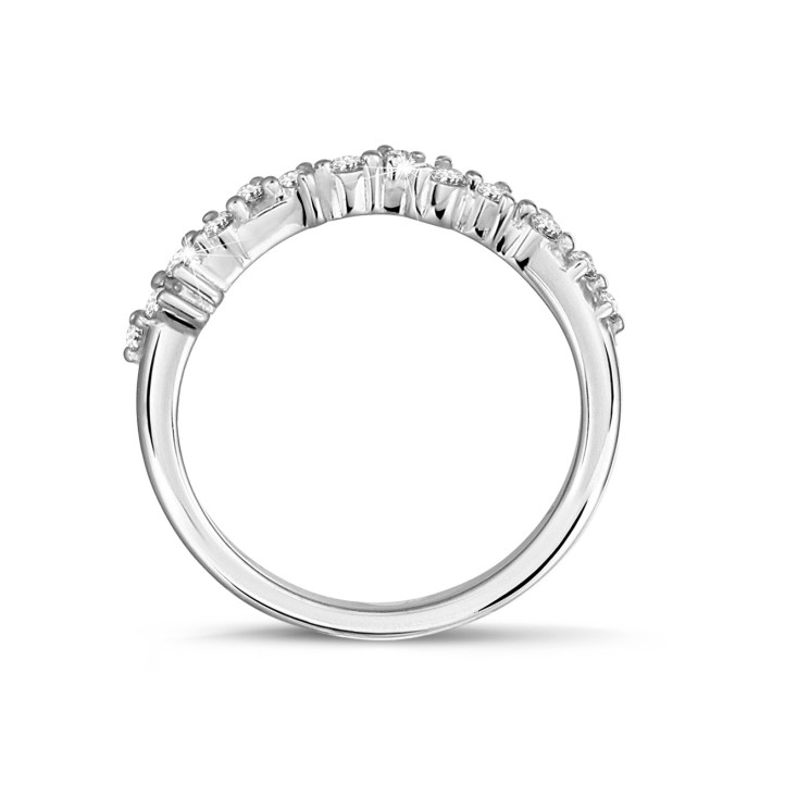 0.12 carat cluster alliance ring in white gold with round diamonds