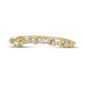 0.12 carat cluster alliance ring in yellow gold with round diamonds