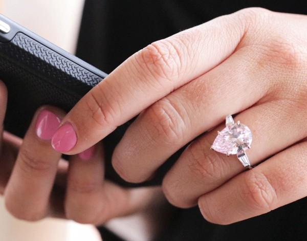 Verlobungsringe Pink - Verlobungsring mit Diamant in zartem Rosa