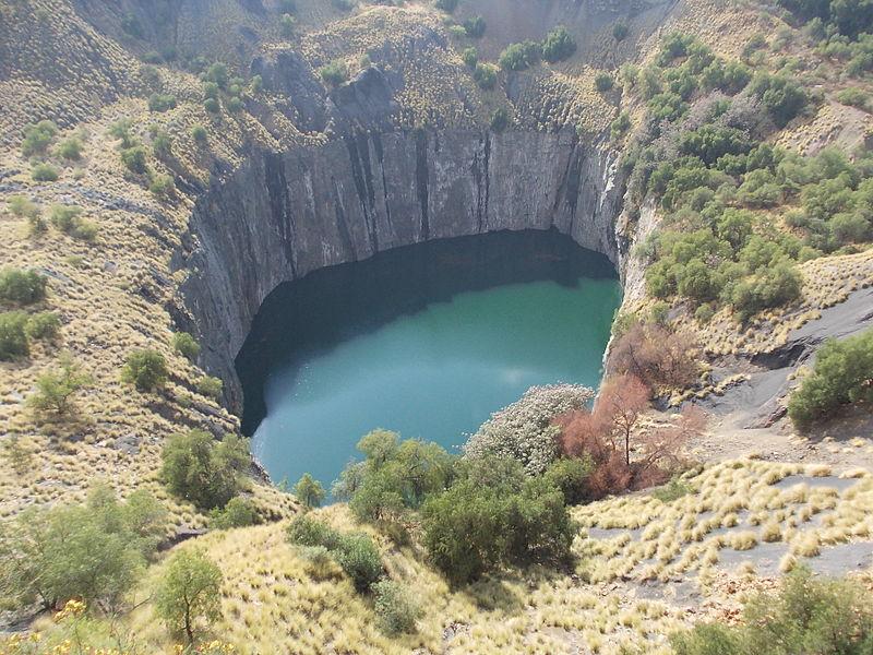 Foto van The Big Hole, bijnaam van de Kimberley diamantmijn in Zuid-Afrika
