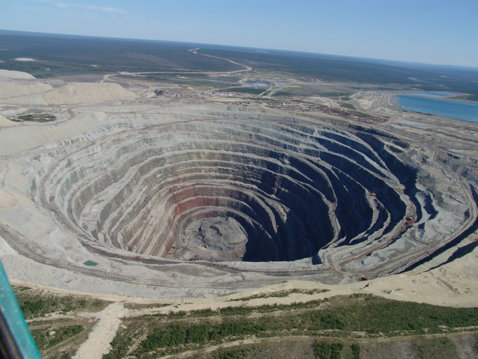 Mogelijk komen de diamanten uit uw juwelen uit deze enorme Oedatsjnymijn in Rusland - BAUNAT