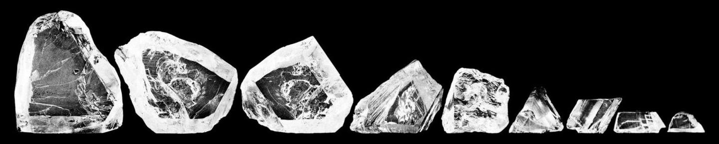 De bekende Cullinan diamant (3103,75 karaat) werd gekliefd in 105 stukken - BAUNAT
