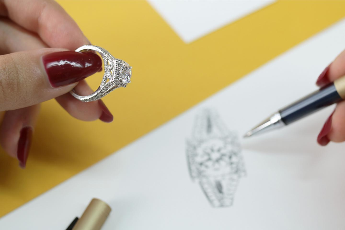 A jeweller where you can purchase diamonds with expertise combined with affordable online prices: it's possible!