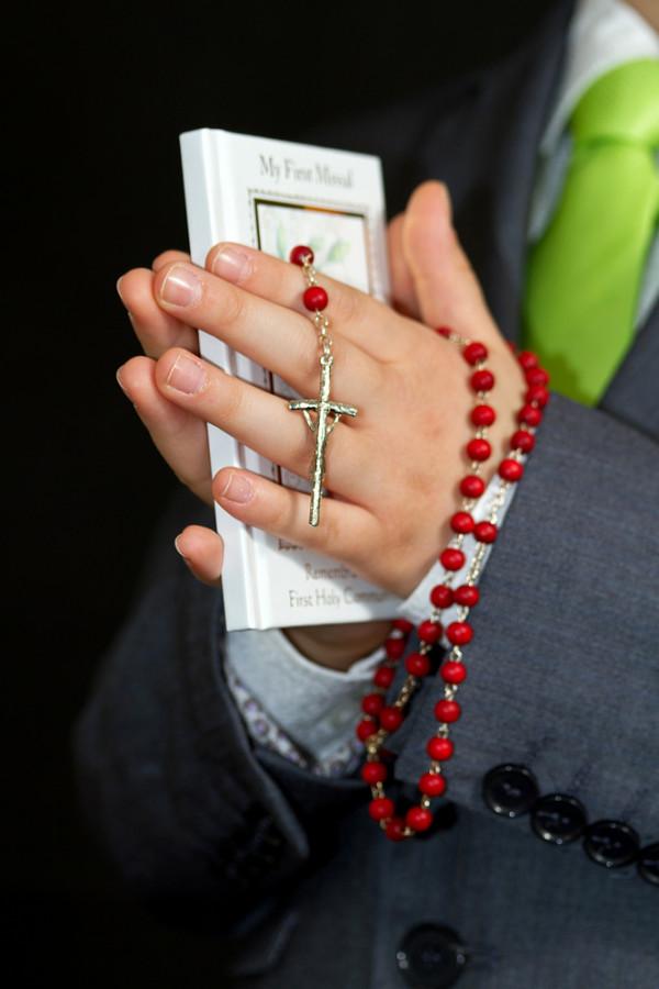 Für eine maßgeschneiderte Kette mit Kreuz gibt es den BAUNAT-Maßservice. - Die Kette zur Kommunion, ein wunderbares und klassisches Geschenk